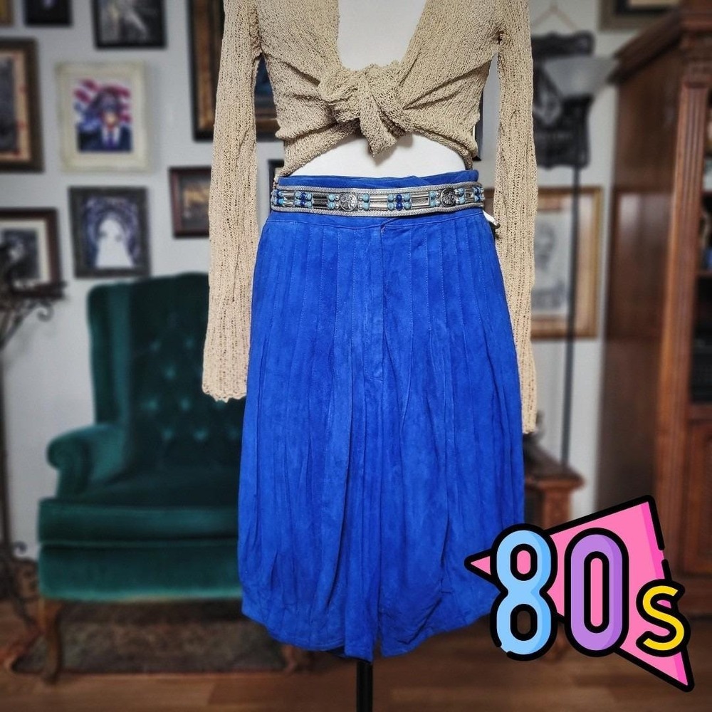 Giorgio Armani Suede Culottes Vintage 80s Blue Leather Pleated Shorts Italy‎ 26W